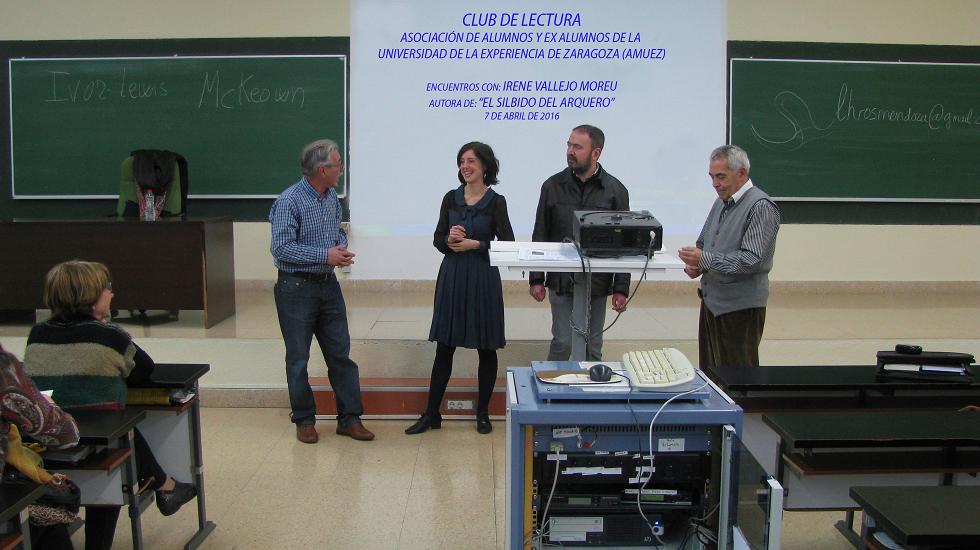 Club de lectura Encuentro con Irene Vallejo Moreu, autora de “EL SILBIDO DEL ARQUERO”